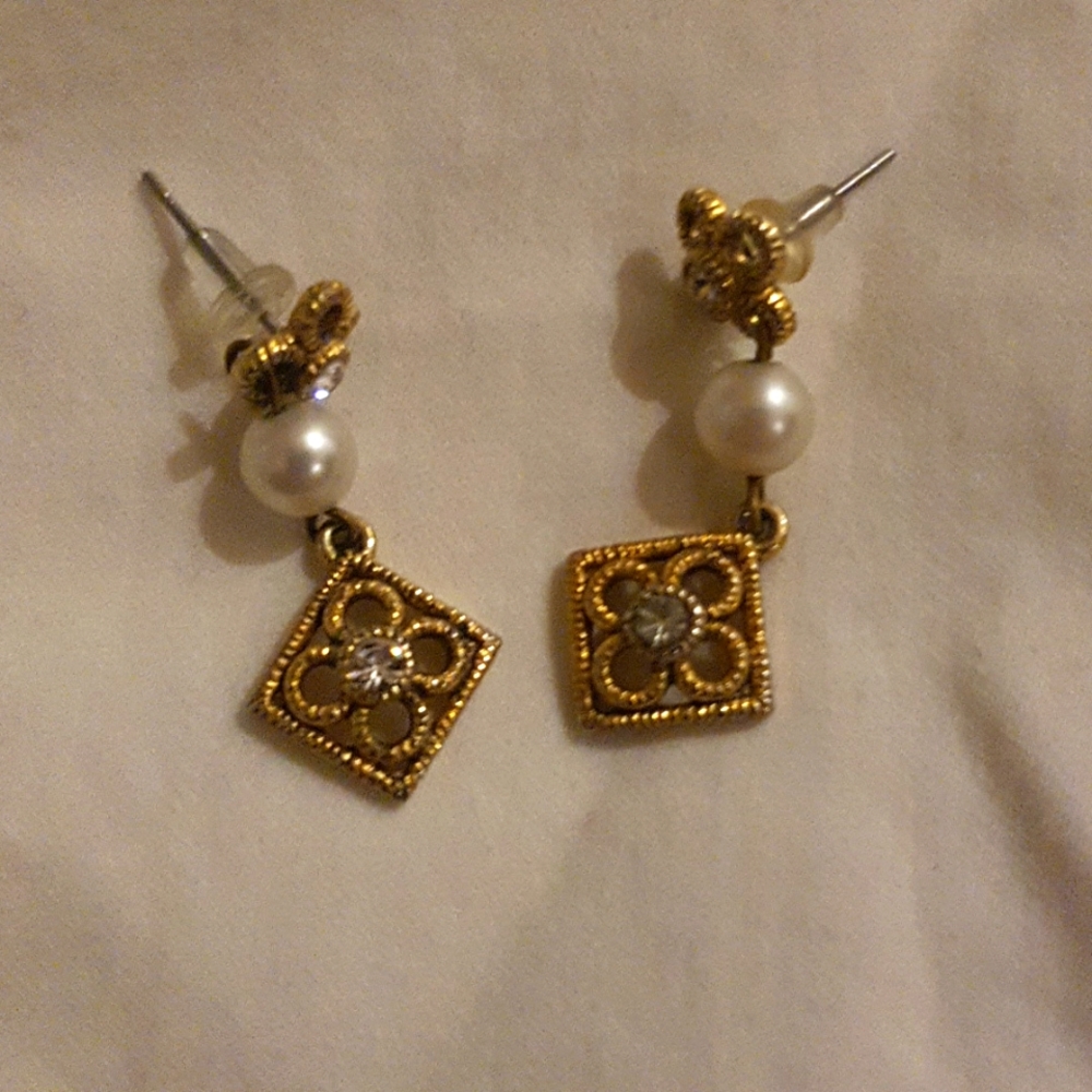 Vintage Pearl and Gold-tone Earrings, EUC